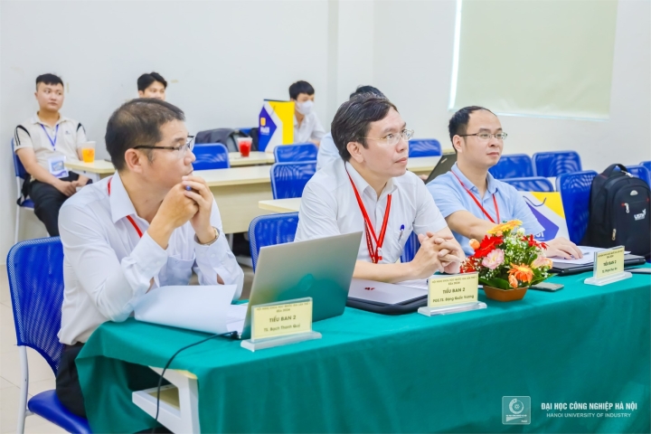 Hợp tác với các tổ chức trong và ngoài nước